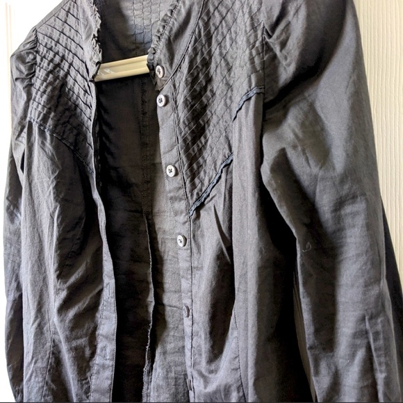 Levi’s Button Down Shirt - Picture 3 of 4